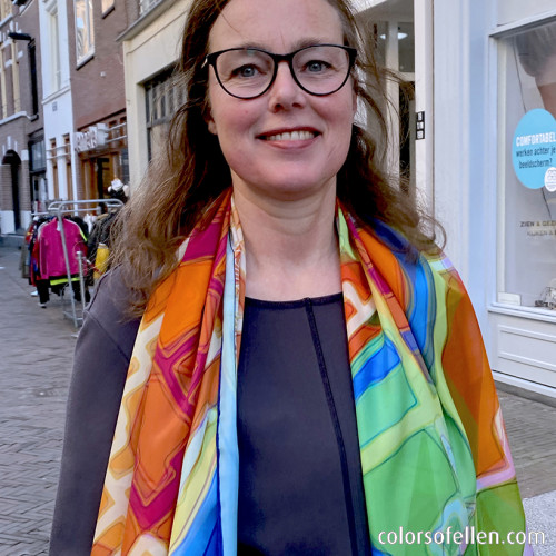 Zijden sjaal met artist impression van de plattegrond van Deventer