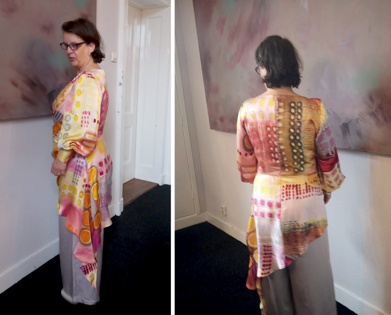Colorful tunic for an artistic bride