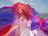 Sunny weddingday in a colorful dress