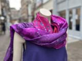 Festive Scarf for a Purple/Red Dress